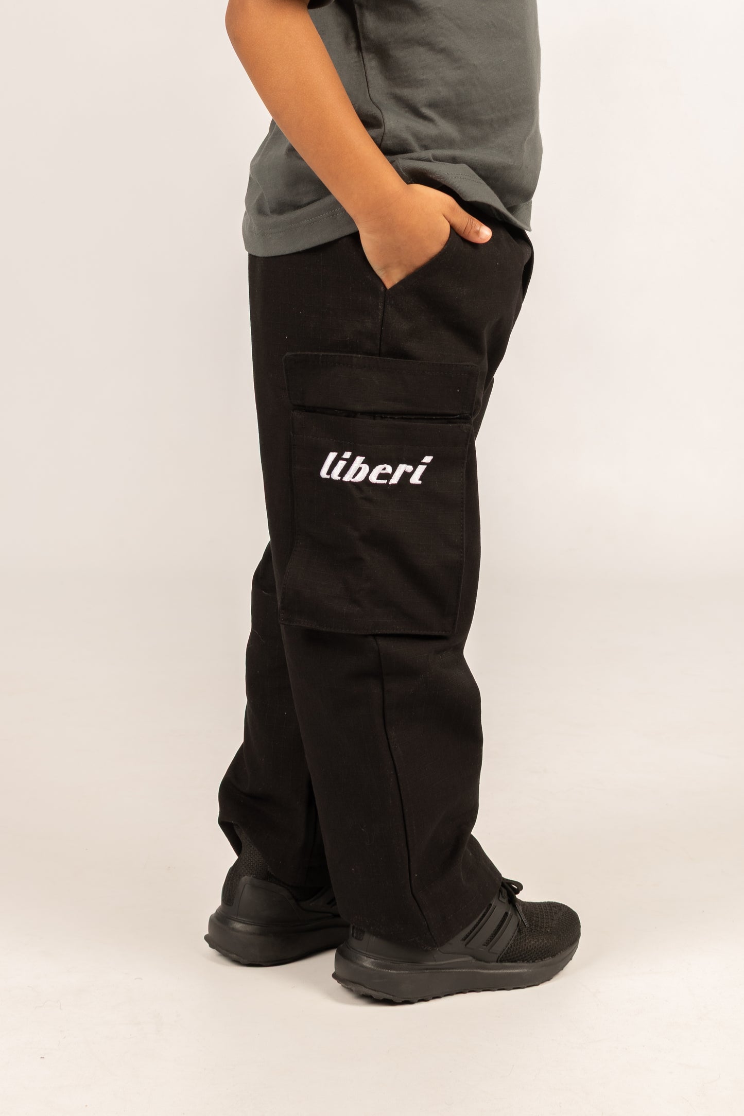 LIBERI Cargopants - schwarz